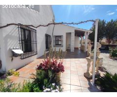 VILLA INDEPENDIENTE EN VILLAMARTÍN - ORIHUELA