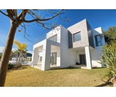 VILLA EN PUERTO DEL CAPITÁN, BENAHAVÍS (MÁLAGA)