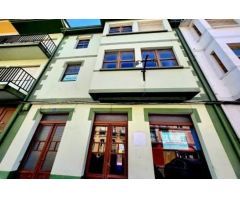 CASA EN VENTA EN EL CENTRO DE VEGADEO
