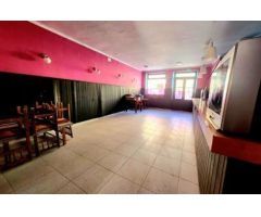CASA EN VENTA EN EL CENTRO DE VEGADEO