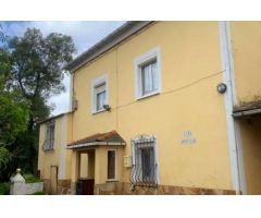 ¡Gran casa en Coaña con impresionante finca! ¡Ideal inversores!