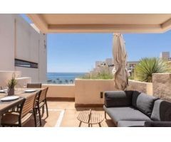 ÁTICO DÚPLEX 1ª LÍNEA DE PLAYA EN BAHÍA DE LA PLATA, ESTEPONA