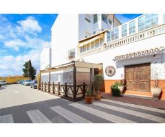 Bar + apartamento en  Selwo, Estepona