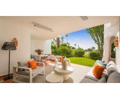 Impresionante Apartamento en 1ª línea de playa en Costalita, Estepona