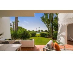 Impresionante Apartamento en 1ª línea de playa en Costalita, Estepona