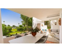 Impresionante Apartamento en 1ª línea de playa en Costalita, Estepona