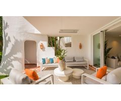 Impresionante Apartamento en 1ª línea de playa en Costalita, Estepona