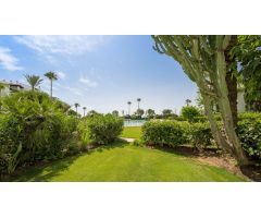 Impresionante Apartamento en 1ª línea de playa en Costalita, Estepona
