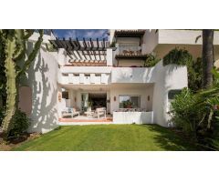 Impresionante Apartamento en 1ª línea de playa en Costalita, Estepona