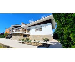Precioso chalet con gran parcela y vistas panorámicas de Oviedo en Colloto