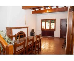 Encanto rústico y calidez familiar en el corazón de LAmetlla del Vallès
