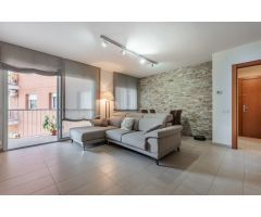Tu nuevo hogar en Canovelles: completo, con Parking, trastero y piscina