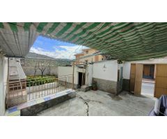 Encantadora casa con parcela en Güevéjar – Ideal para inversión o escapadas rurales