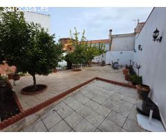 Impresionante casa con piscina en Ventas de Huelma