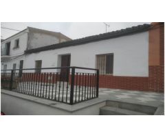 Villa en Venta en Aznalcázar, Sevilla