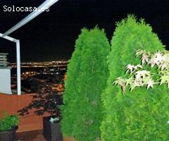 *Ático Exclusivo con Vistas Panorámicas en La Zubia, Granada*