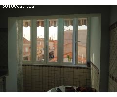 Piso amplio y luminoso con garaje y trastero en zona tranquila y bien comunicada