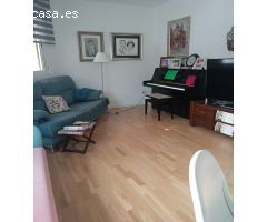 Piso amplio y luminoso con garaje y trastero en zona tranquila y bien comunicada