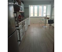 Piso amplio y luminoso con garaje y trastero en zona tranquila y bien comunicada