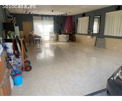 Amplio Chalet Familiar con Piscina Privada y Garaje en Molina de Segura