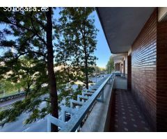EXCELENTE UBICACIÓN: PISO DE 4 DORMITORIOS CON TERRAZA, EN EL CENTRO