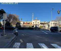 EXCELENTE UBICACIÓN: PISO DE 4 DORMITORIOS CON TERRAZA, EN EL CENTRO