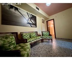 EXCELENTE UBICACIÓN: PISO DE 4 DORMITORIOS CON TERRAZA, EN EL CENTRO