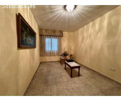 EXCELENTE UBICACIÓN: PISO DE 4 DORMITORIOS CON TERRAZA, EN EL CENTRO