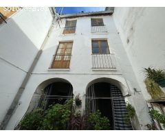 CASA DE TECHOS ALTOS EN PLENA JUDERÍA, CORDOBA