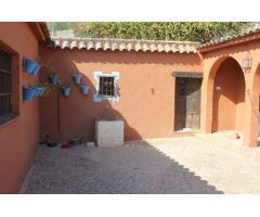 CHALET DE UNA SOLA PLANTA EN ZONA TRASSIERRA, CORDOBA