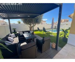 Chalet en Venta en Villamartín, Alicante