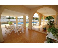 Chalet en Venta en Dehesa de campoamor, Alicante