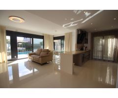 Chalet en Venta en Dehesa de campoamor, Alicante