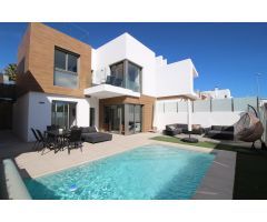 Chalet en Venta en Villamartín, Alicante