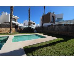 Chalet en Venta en Villamartín, Alicante