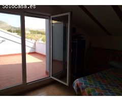 PRECIOSO CHALET CON PISCINA EN YECLA
