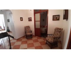 BAJO 4 HABITACIONES CENTRICO EN YECLA