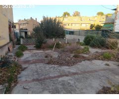 Terreno completamente plano en el centro de la poblaci?n de Sant Fost de Campcentelles