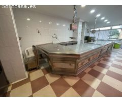 Venta local comercial equipado para pescadería + Furgón isotermo Mercedes