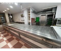 Venta local comercial equipado para pescadería + Furgón isotermo Mercedes