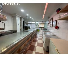 Venta local comercial equipado para pescadería + Furgón isotermo Mercedes