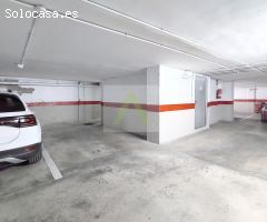 Amplia Plaza de Garaje en el centro del pueblo