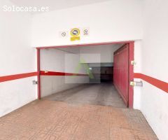 Amplia Plaza de Garaje en el centro del pueblo