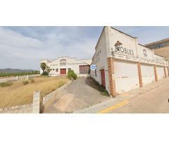 En Masllorenç! Nave industrial polivalente con muelle de carga, oficinas y amplia superficie