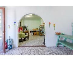 Un local con muchas posibilidades y gran terraza