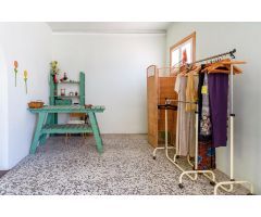 Un local con muchas posibilidades y gran terraza