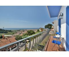 CASA EN VENTA EN PINEDA MAR - VISTAS AL MAR Y PISCINA (PINEMAR)