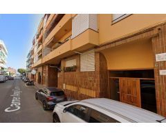 PISO REFORMADO PARCIALMENTE MÁS PARKING A LA VENTA