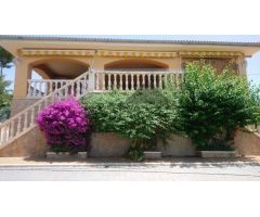 Chalet en Venta en Benillup, Alicante
