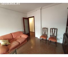 Piso de tres dormitorios con garaje y trastero – 90 m²